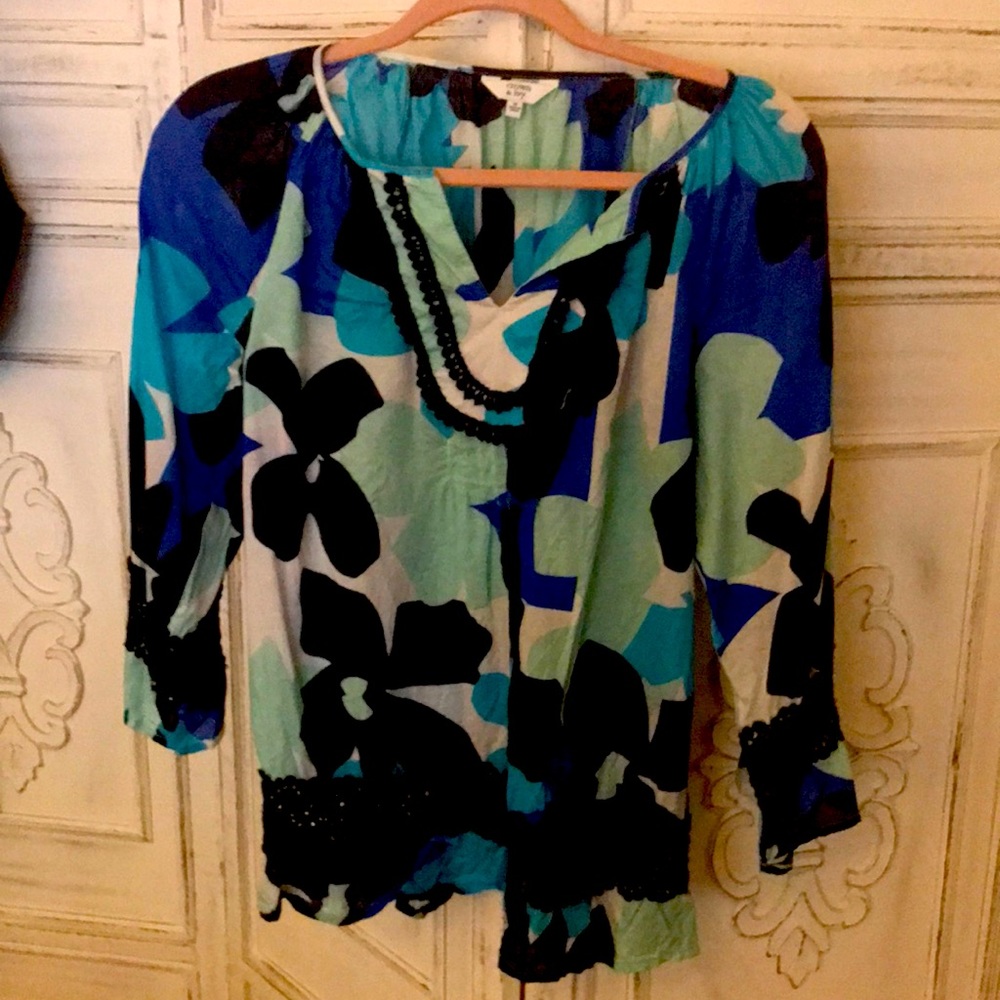 Beautiful never worn crown and ivy cotton shirt